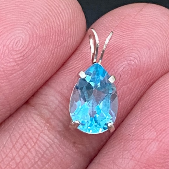 Vintage Sterling Silver Blue Topaz CZ Cubic Zirconia Teardrop Pendant 0.7g - Picture 12 of 15